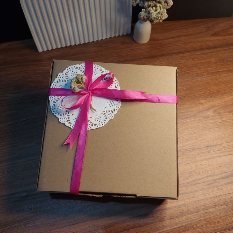 

Hampers Gift Snack Box M_Free Request tulisan Sticker(Tulisan saja)_Free kartu ucapan kosong