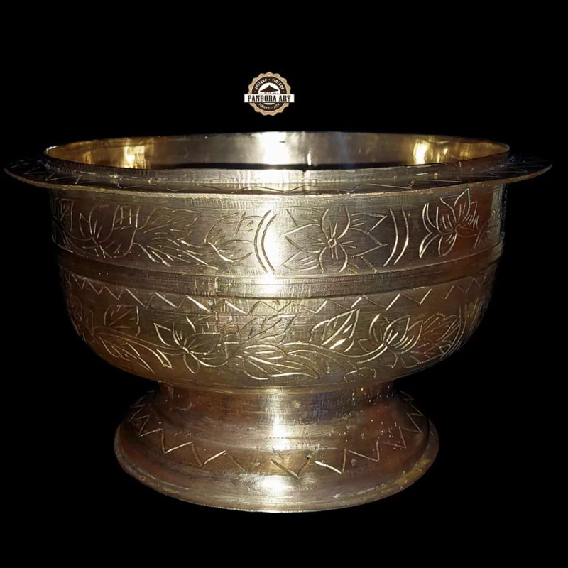 Bokor kuningan ukir lawas size BESAR ( B621 )