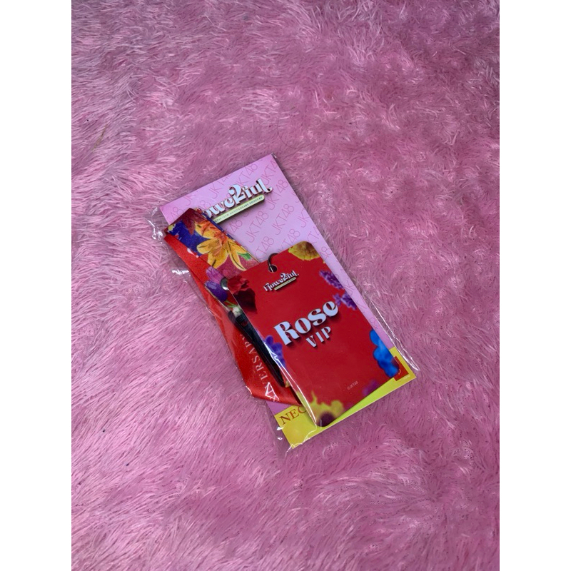 Lanyard jkt48 benefit rose 100% ofc terjamin.