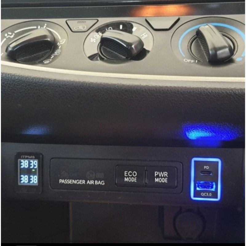 USB Fast Charging Toyota Innova, Fortuner Dual Port tipe C,USB QC 3.0