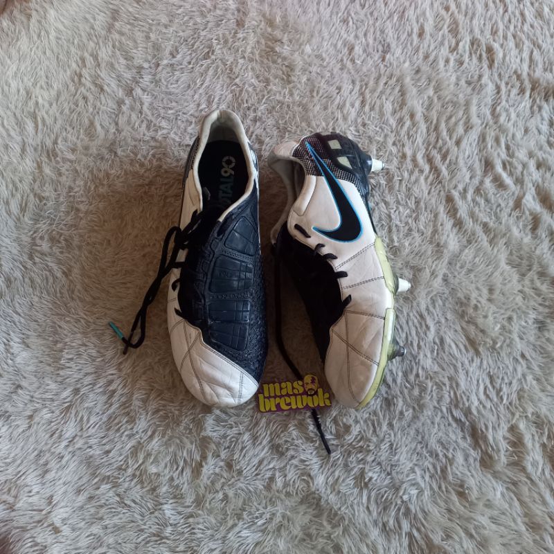 sepatu bola nike t90 laser SG Top Grade second preloved bekas original
