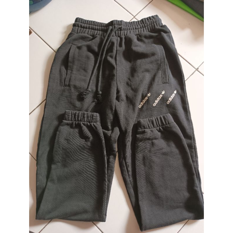 Jogger Adidas Original (Like New)