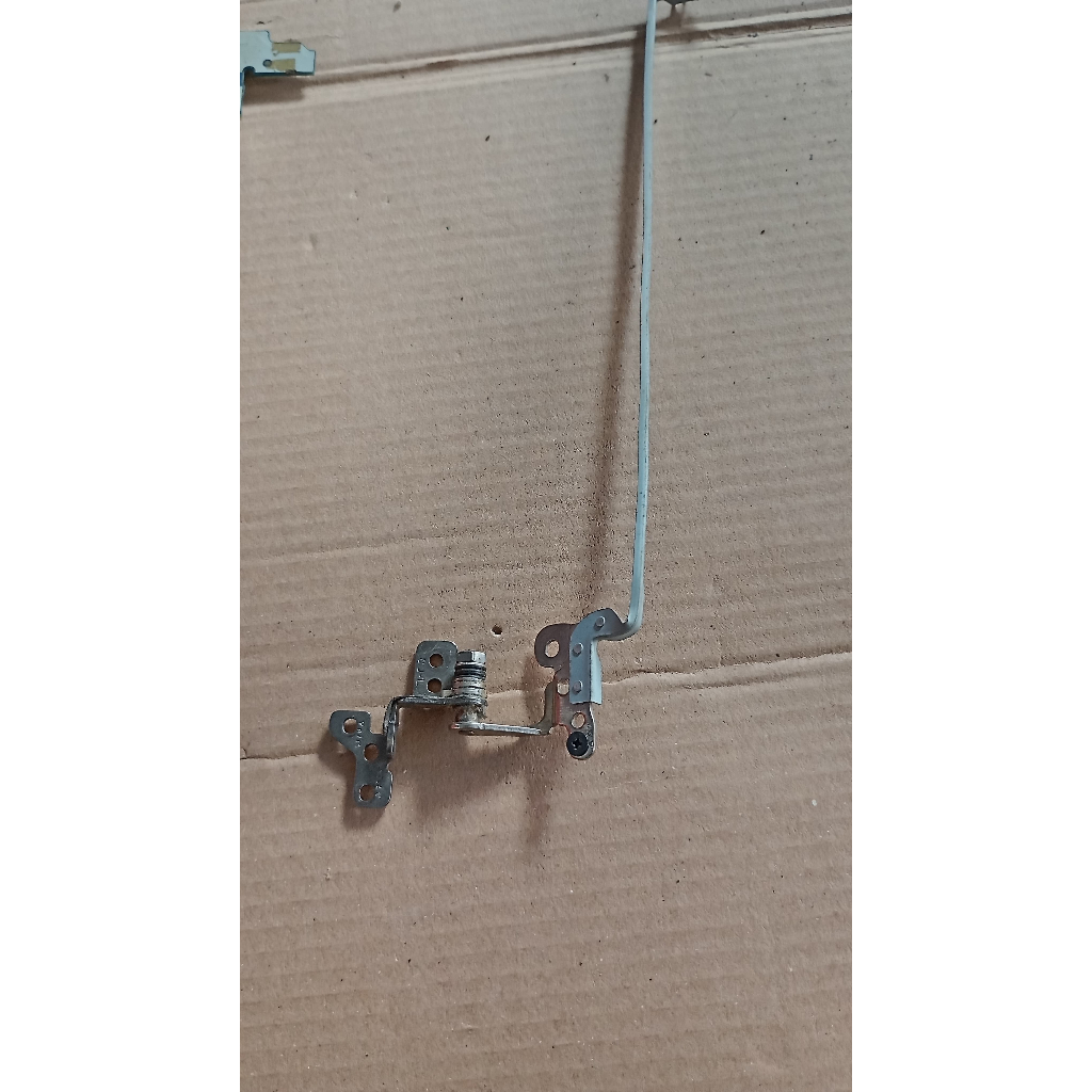 Engsel laptop Acer Aspire One 722