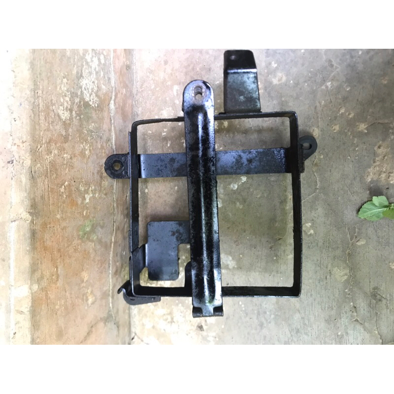 Dudukan aki/accu tiger ori copotan