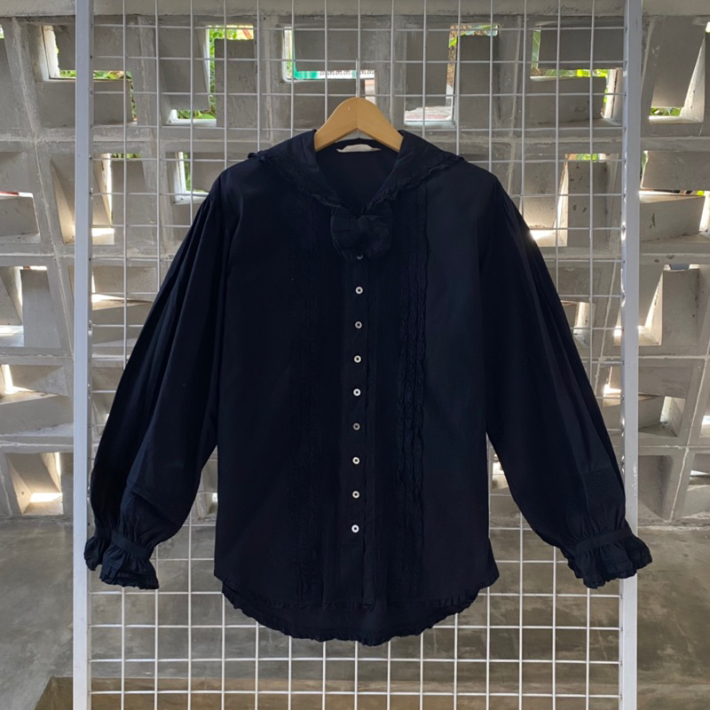 Pink House blouse, big colar black blouse