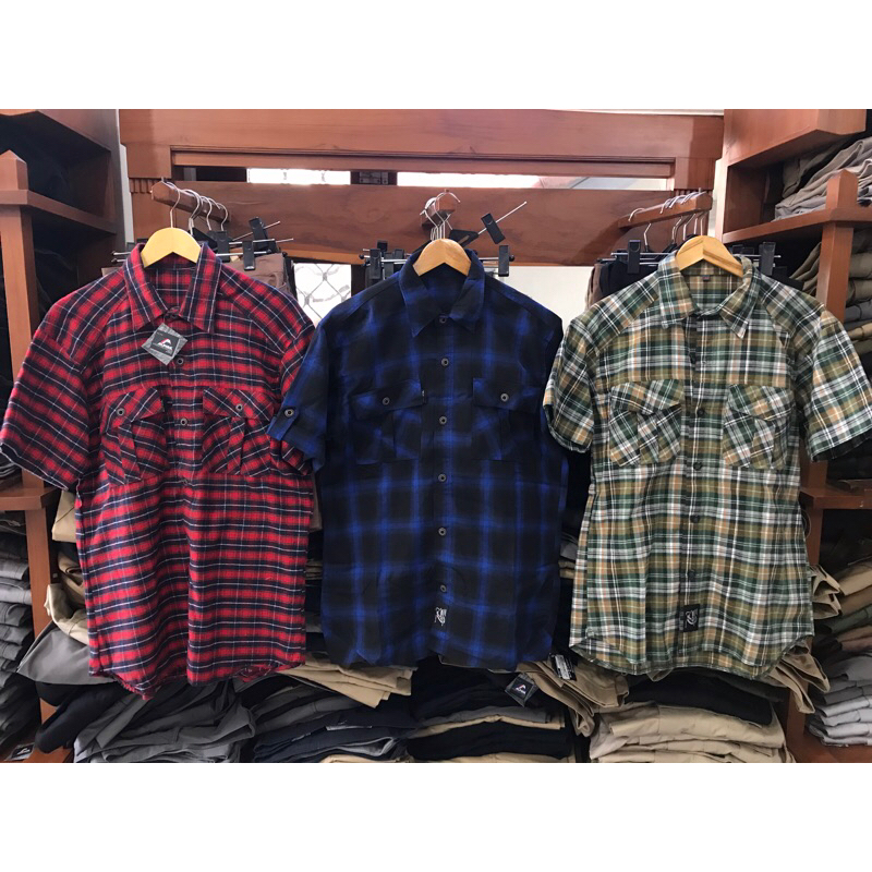 Kemeja Flanel Alpina Tangan Pendek