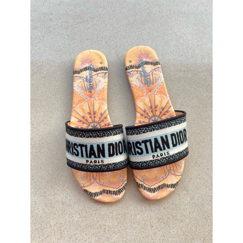sandal flat perempuan Christian Dior size 39 - premium quality