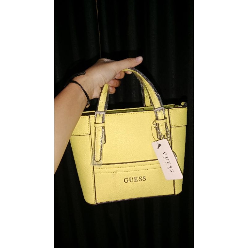 Sling bag Guess / tas wanita