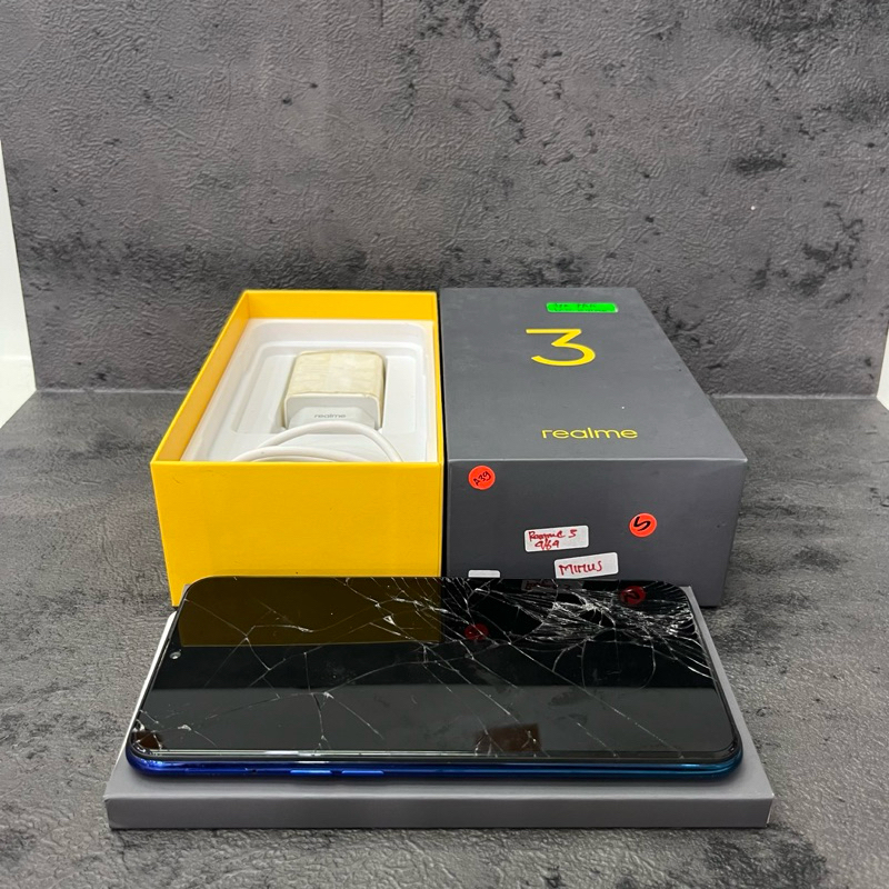 Realme 3 4/64gb Fullset Second -Retak