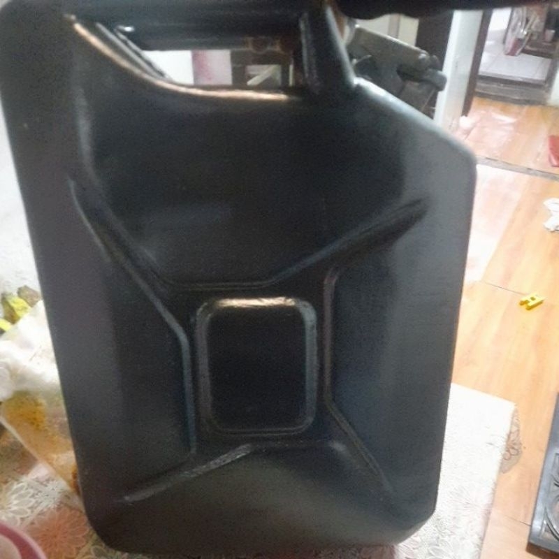 jerigen besi 20 liter jeep lawas sudah cat ulang