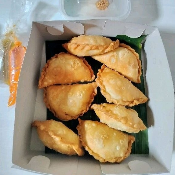 

pastel/karipap 10 psc