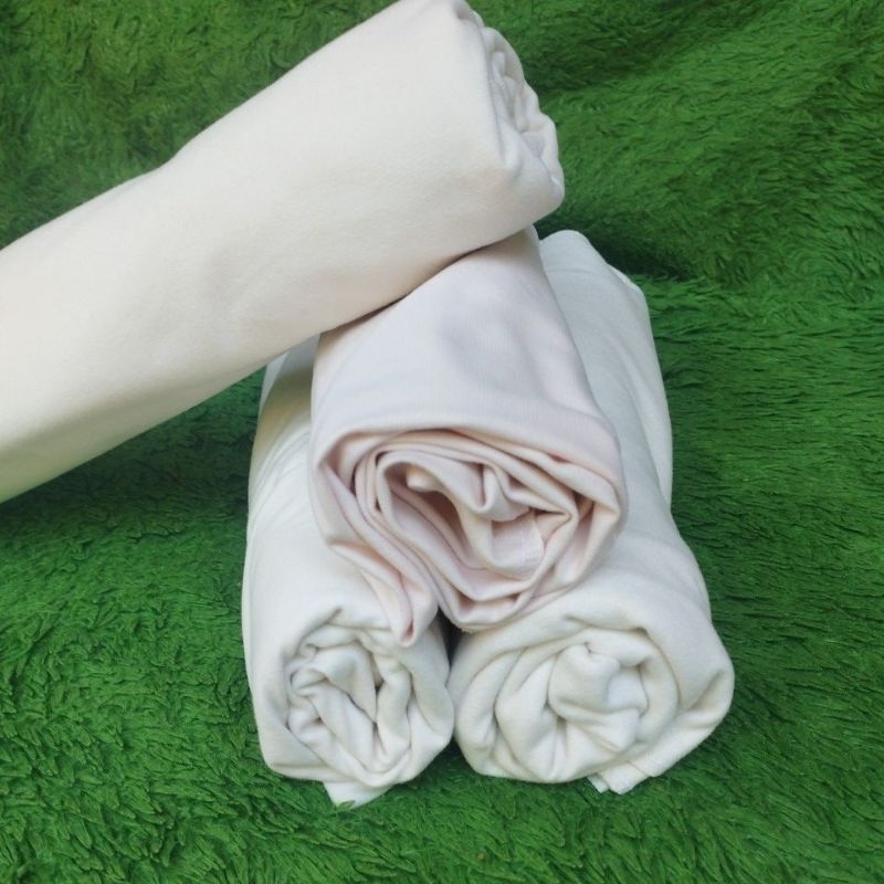 PAKET 3Pcs Bedong bayi 110×90 polos warna putih dan pink