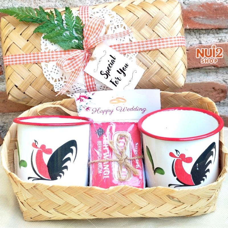 

Hampers Souvenir Teh Tubruk Couple Gelas Mug Enamel Jadul Ayam Besek Pegon Nui2 | Hadiah Ulang Tahun Wisuda Pernikahan