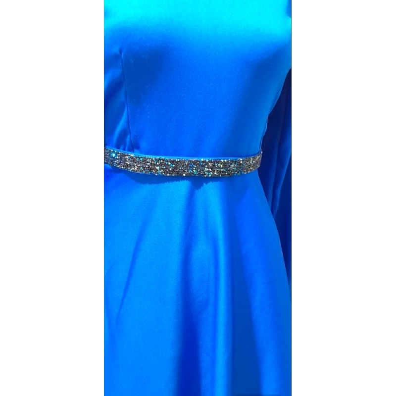 gaun malam muslimah biru elegan