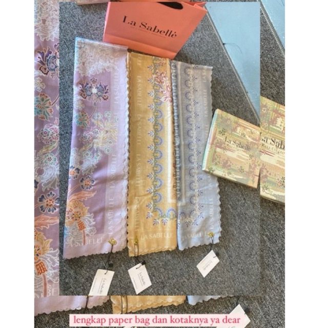 Lasabelle scarf