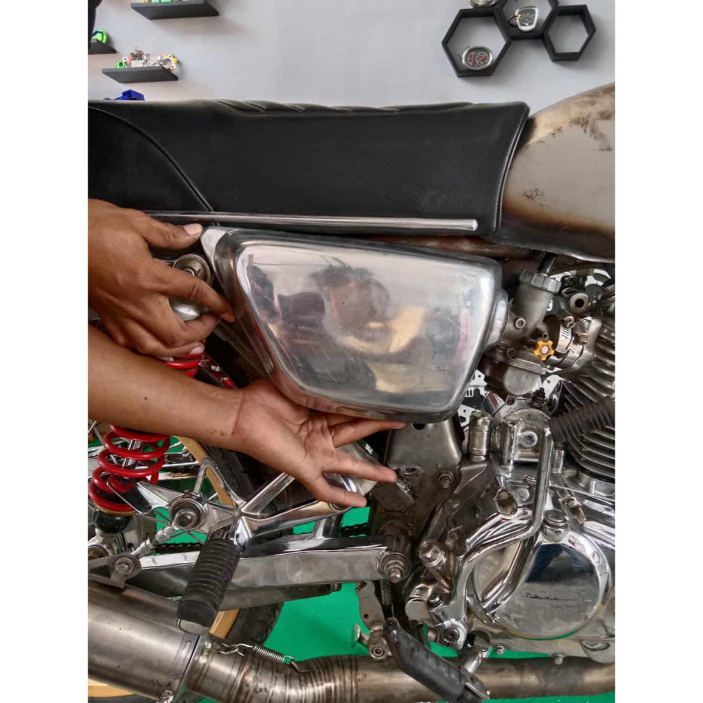 Box Aki Samping CB200 Bok Accu Tangki Depan CB 200 Krom