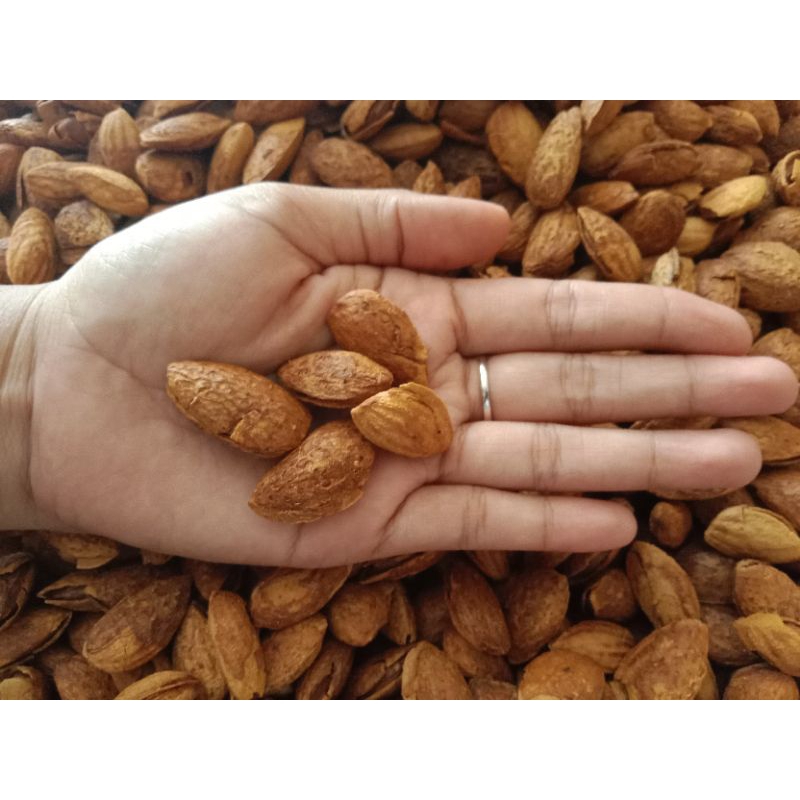 kacang almond 1kg