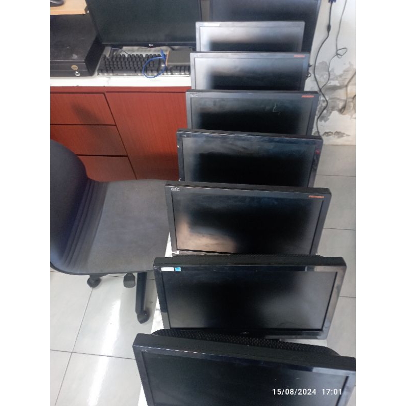 Monitor 16inc Bekas Kantor