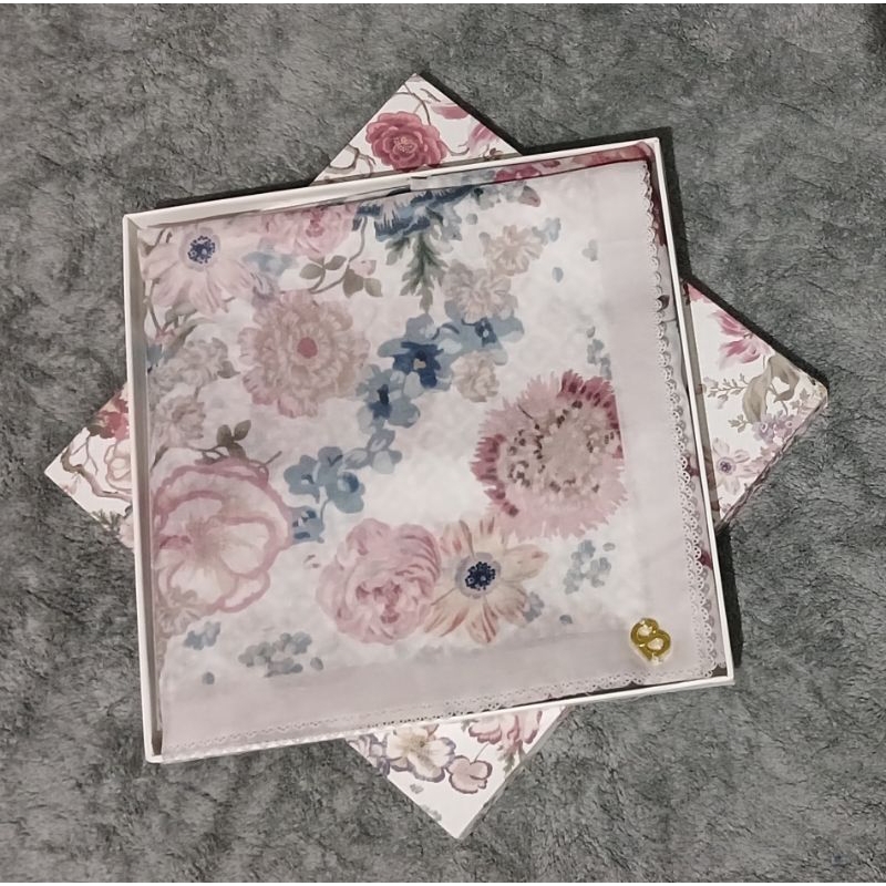 PL, Buttonscarves Blume