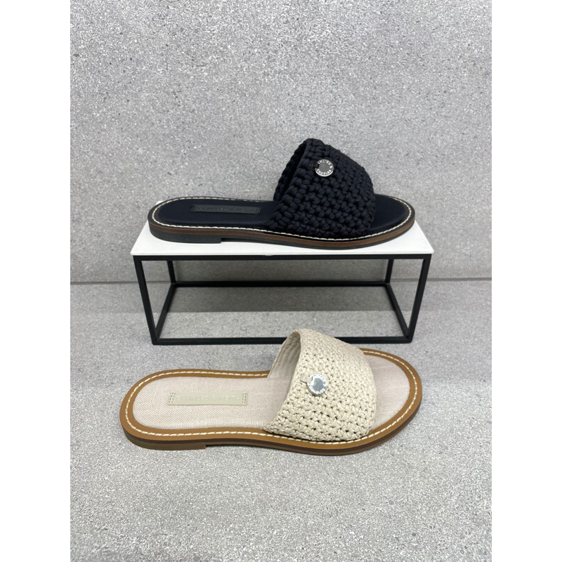 Sandal wanita flat Charles&Keith original