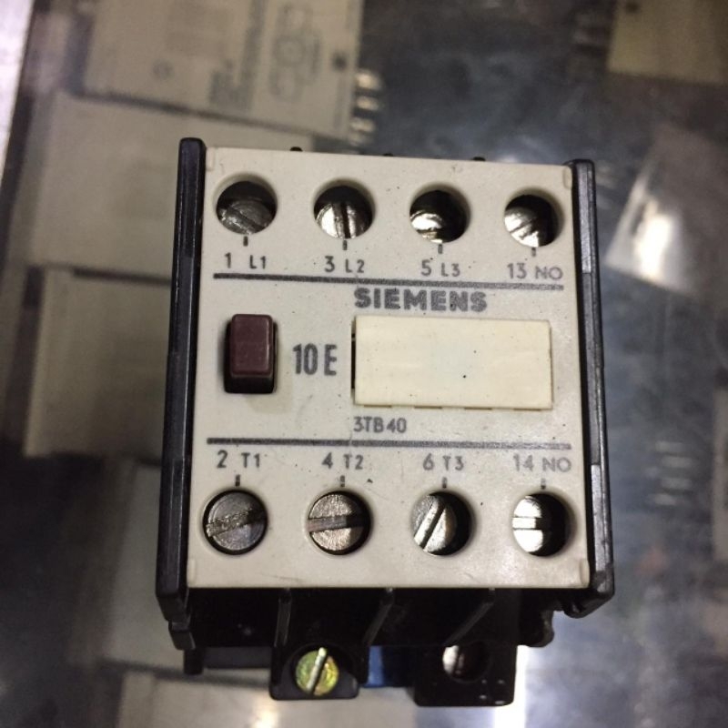 kontaktor Siemens 3tb40 10e 220vac
