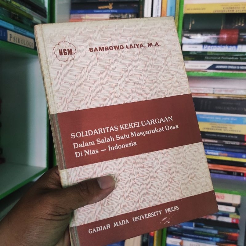 (ori) buku solidaritas kekeluargaan dalam salah satu masyarakat desa di Nias - Bambang laiya hard co