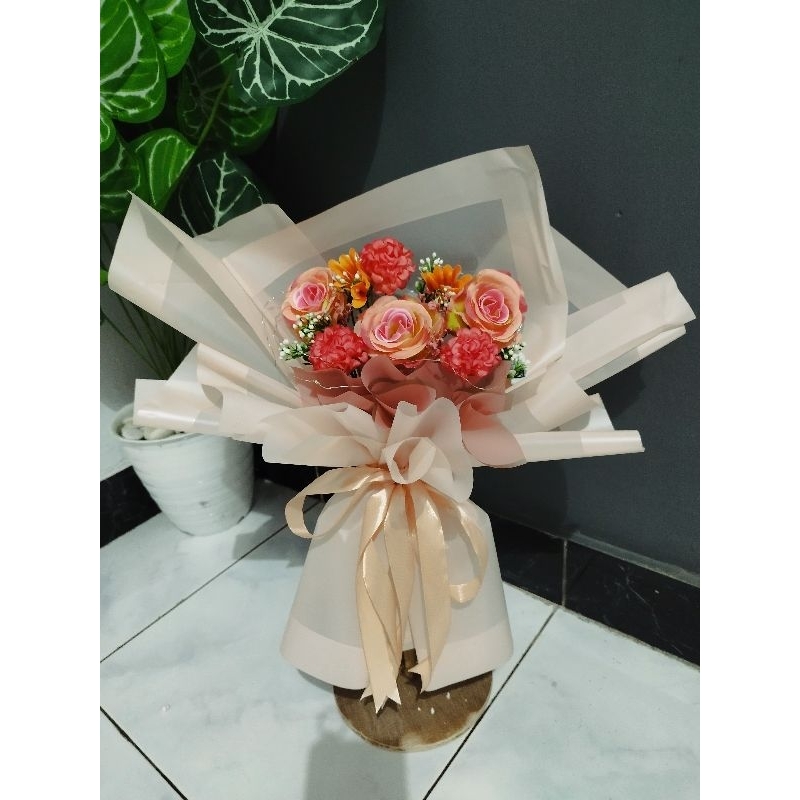 BUCKET BUNGA peach - bisa request warna-buket bunga palsu-bucket khusus lamaran-anniversary bouquet-