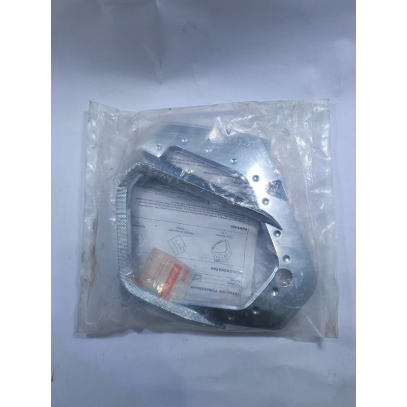 GARNISH RADIATOR VARIO 125 KZR BOHLAM ORIGINAL (NEW OLD STOCK)