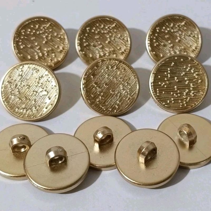 12pcs kancing baju hias motif Tali dan garis warna gold 21MM Aksesoris