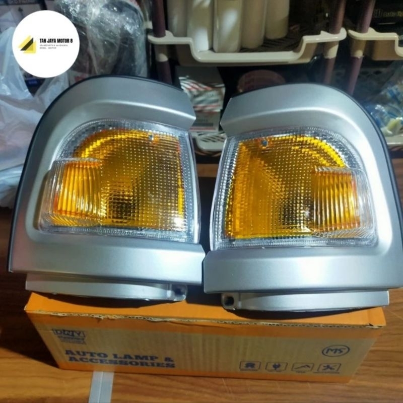 LAMPU SEN ASSY 1 SET KANAN DAN KIRI MITSUBISHI T120SS MERK MS DNY SGL-TSS
