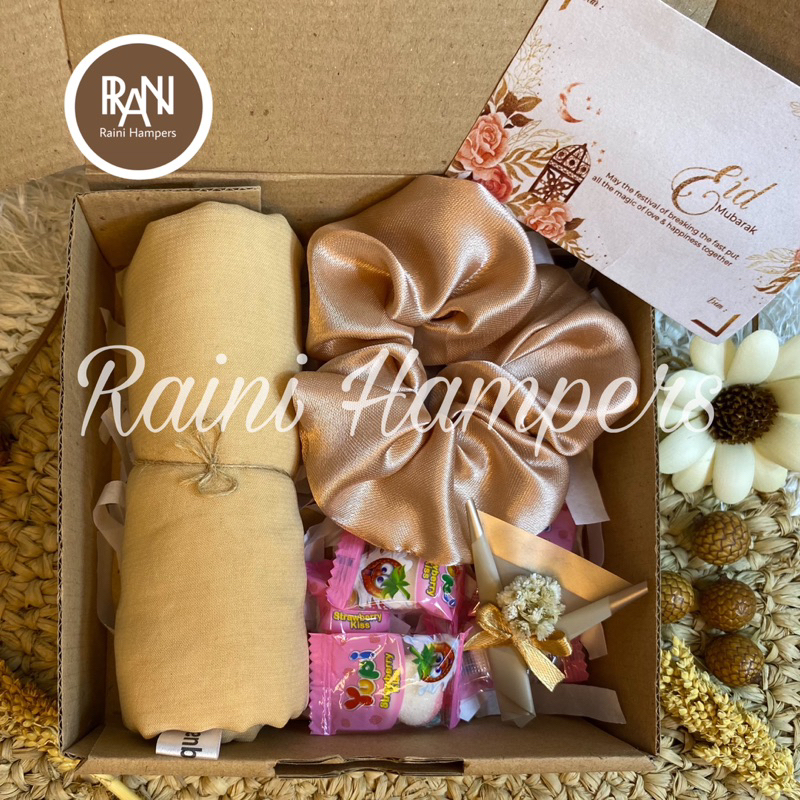 

Gift Box Hijab dan Yupi - Paket Hampers Murah dan Lengkap - Kado Ultah Cewe - Hampers Aesthetic - Hampers Hijab Bella Square - Kado Graduation/Wedding/Anniversary/Engagement