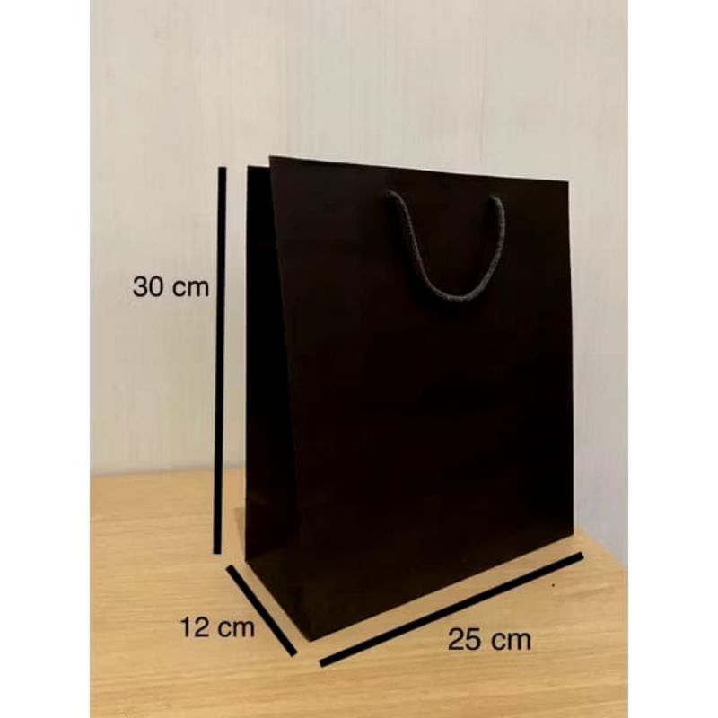 

Paperbag Polos Hitam 25x12x30cm Premium / Paper Bag Tas Kado Kertas Kotak Sepatu Besar Souvernir Tebal pigor
