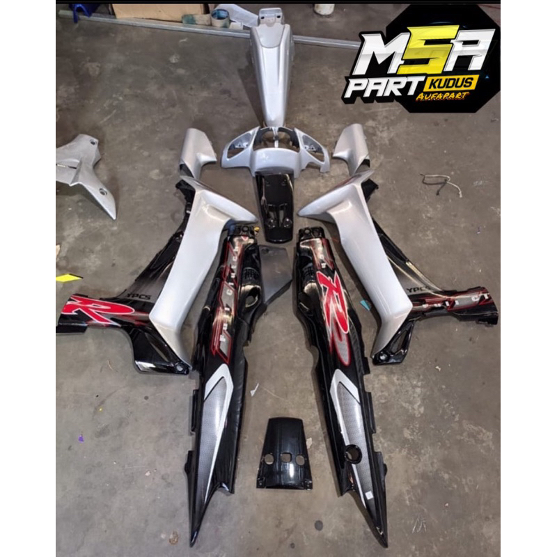 Paket cover body set Yamaha F1Z R Fullcluth 2001 2002 Hitam Silver Perak paket body bodi halus full 