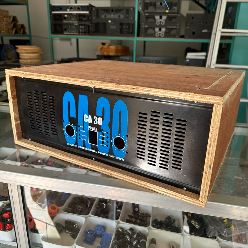 Box Power Amplifer CA 30 Triplek