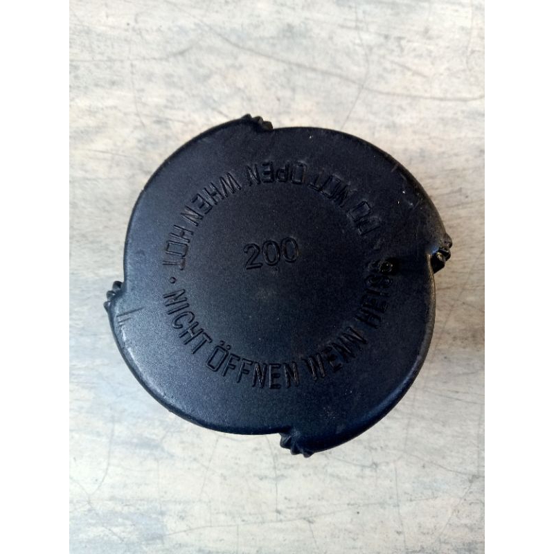 Tutup Tabung Radiator BMW E34