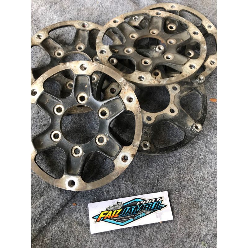 Piringan Cakram Belakang Motor Sport Tipe Tiger TIREV Kondisi Bekas Pakai