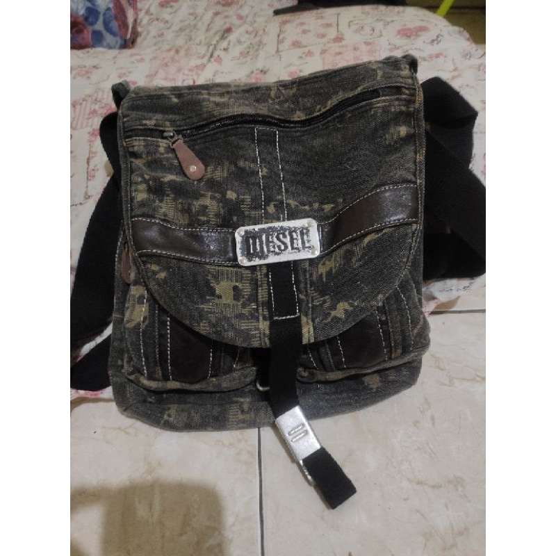 Tas Slempang Diesel
