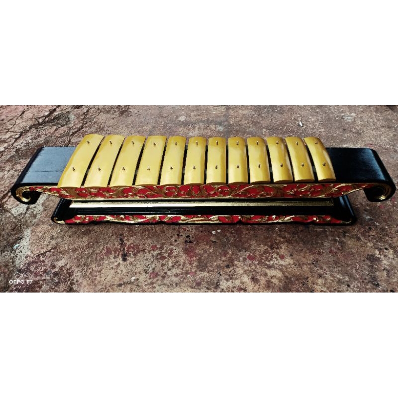 Gamelan Saron Besi 12 Bilah