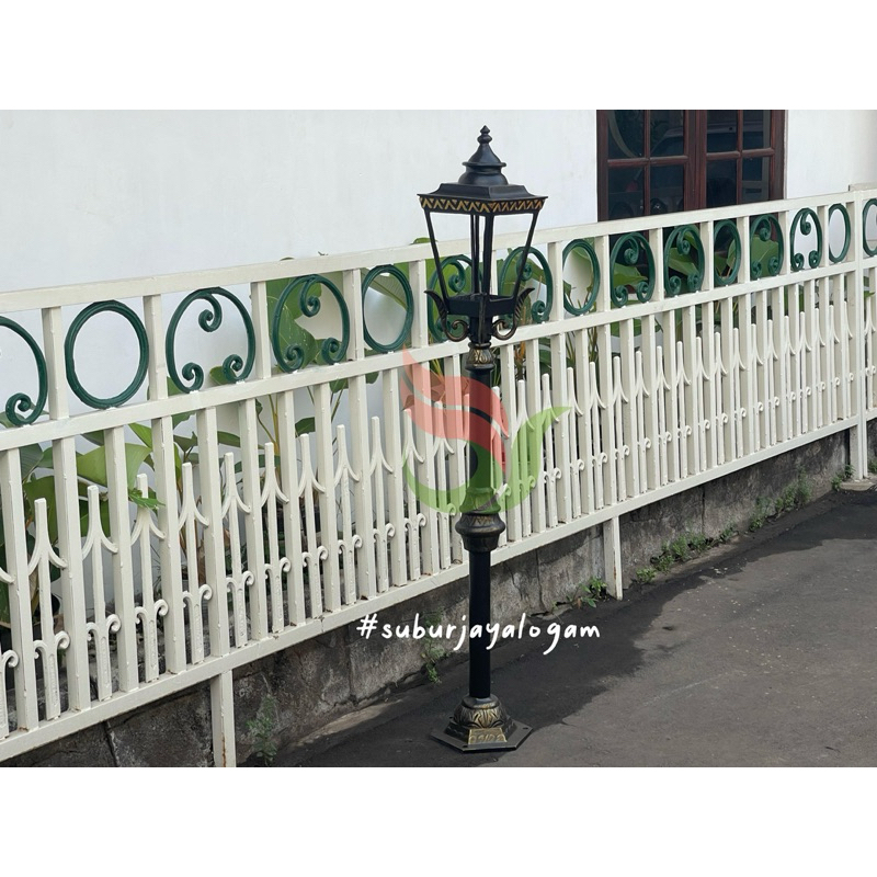 Tiang Lampu Antik Tunggal