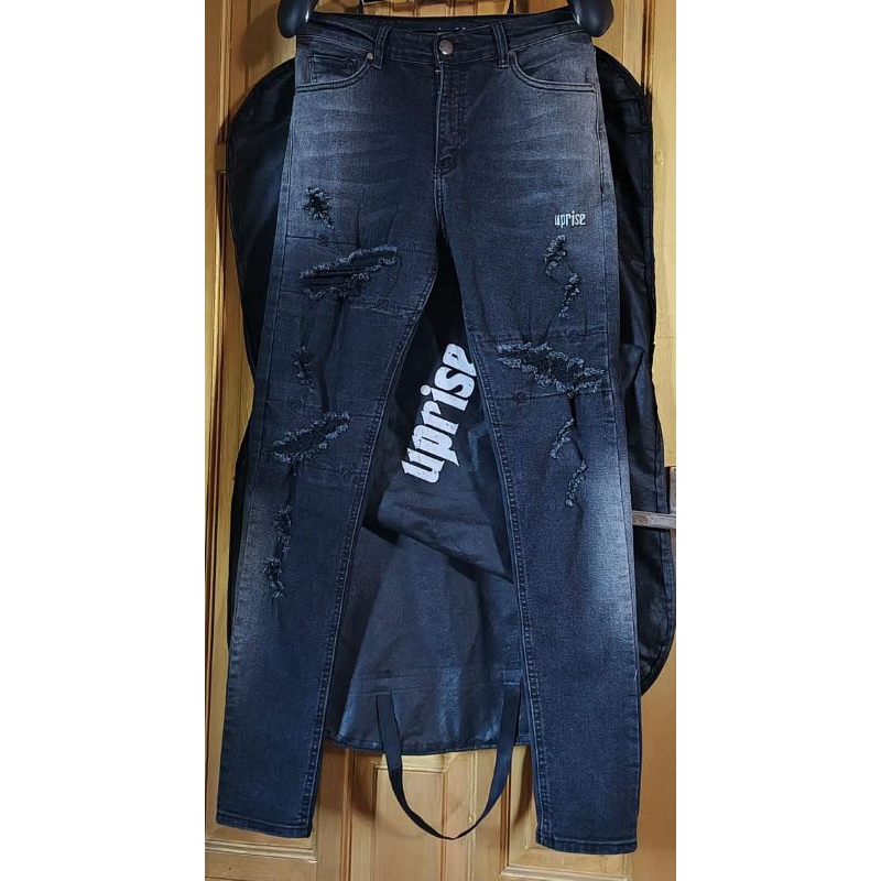 uprise triple x size 28