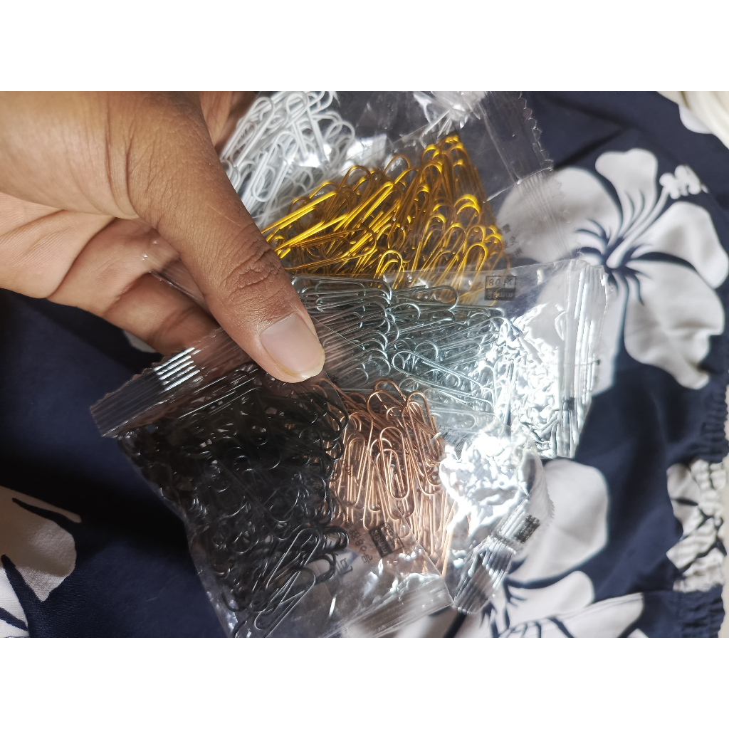 

Paper clip metalik/clip metalik/jepitan kertas/klip kertas/klip warna/paperclip/metallic