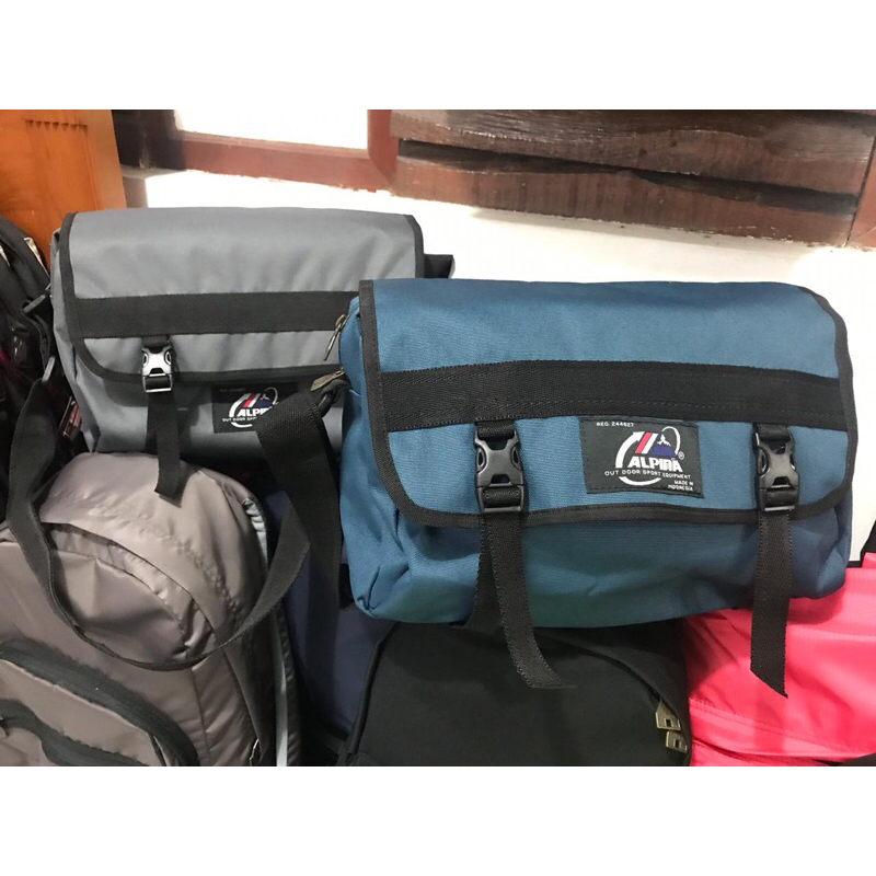 Tas Slempang Alpina