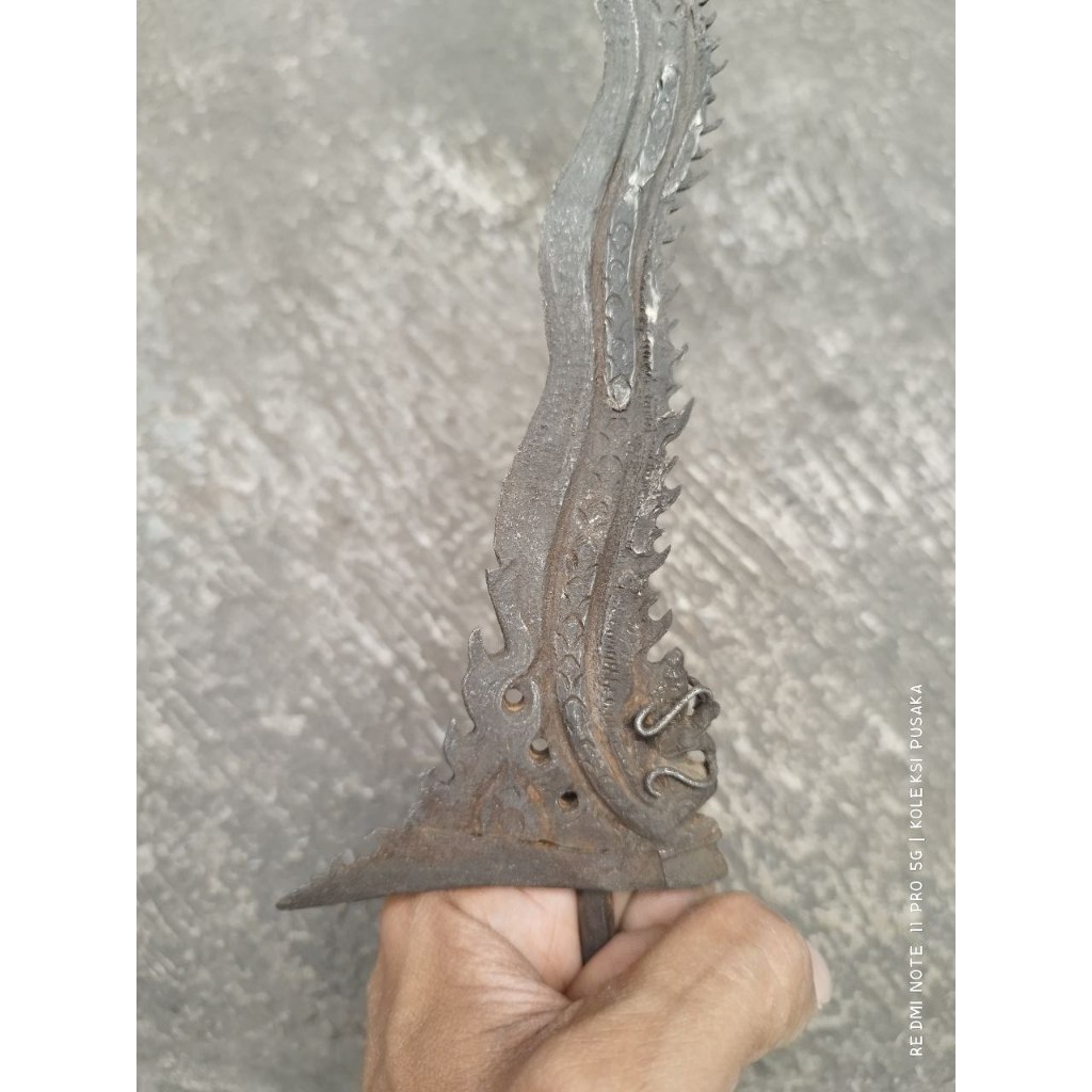 Keris Kamardikan Naga Liong Luk 13 pamor Ngulit Semongko