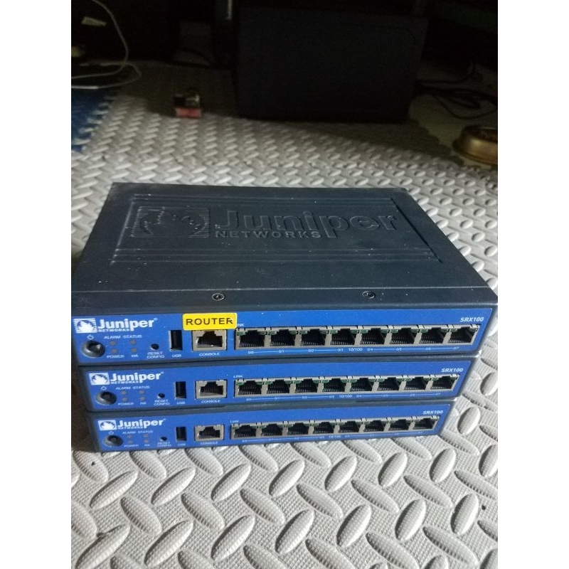 Juniper SRX100 router 8port