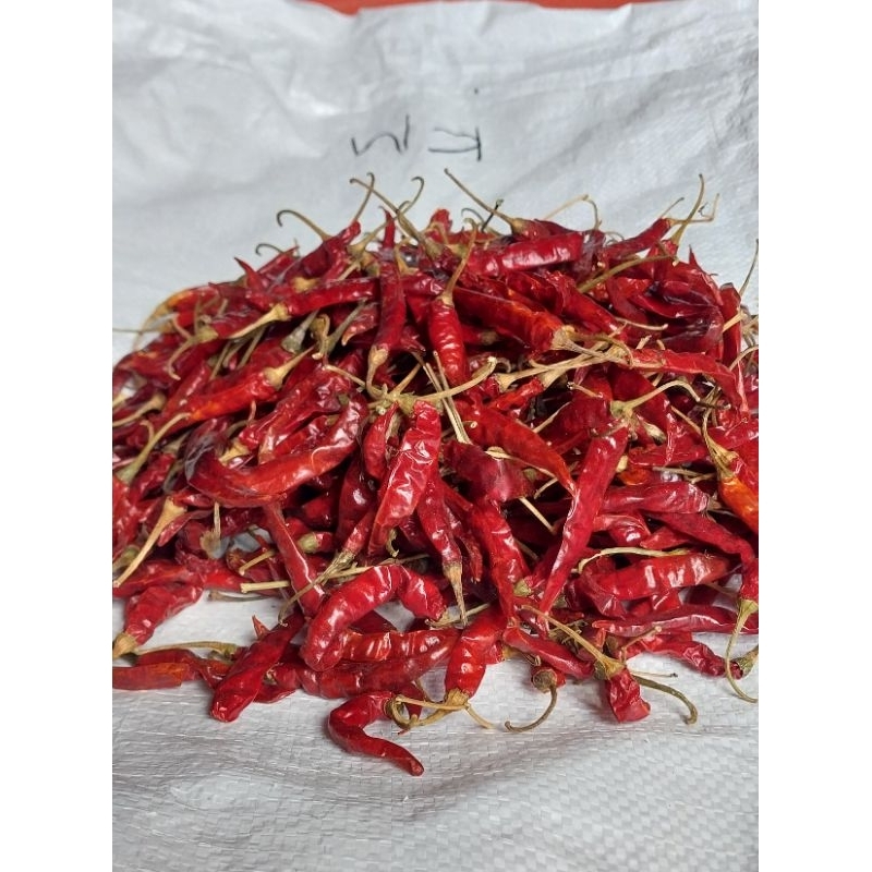 

Cabe Teja Kering impor india 1kg Super Merah dan pedas (Tangkai)