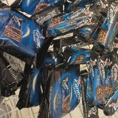 

coklat eti karam isi 3 ready di Indonesia