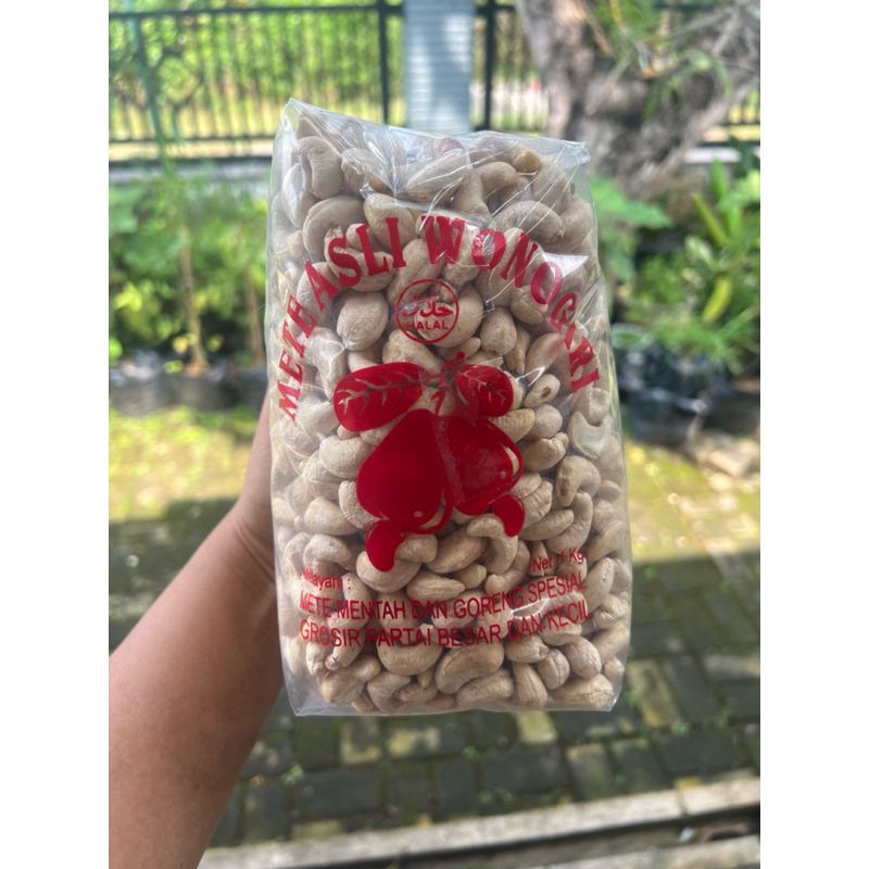 

KACANG METE MENTAH BASAH / FERSS ASLI WONOGIRI