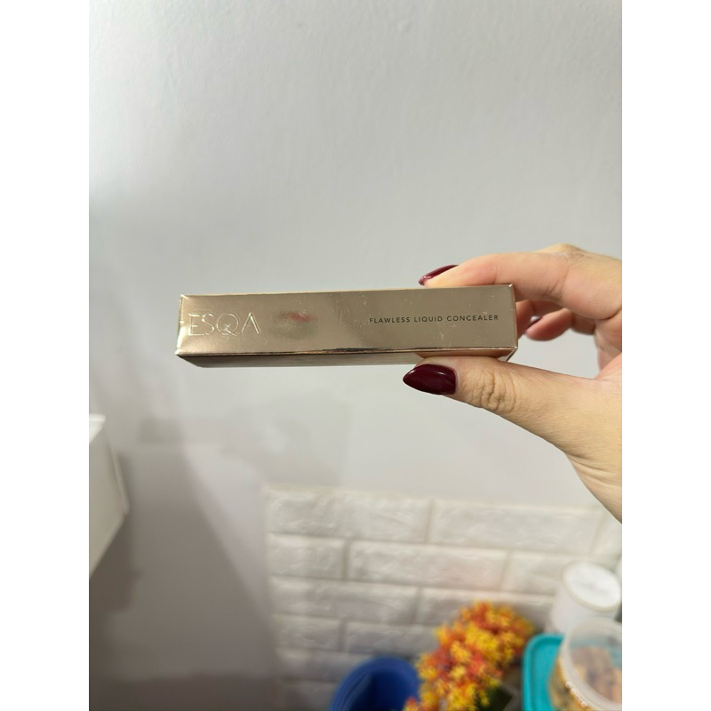 Esqa concealer