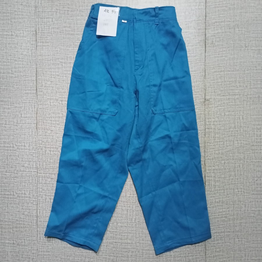 PRELOVED CELANA SEKOLAH/ AZ 97
