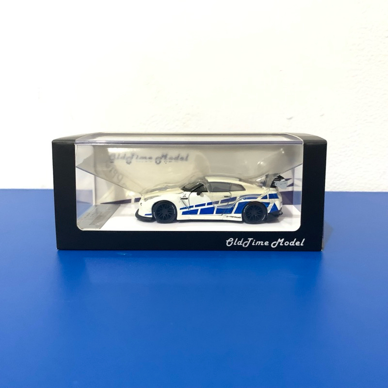 OldTime Model 1:64 GT-R R35 LB1.0 FNF White with Blue Strips ( FULL OPEN PART ) - resin